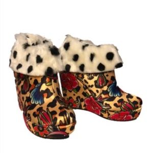 👑NWOB Iron Fist LOUNGE DAYS Wedge Booties👑